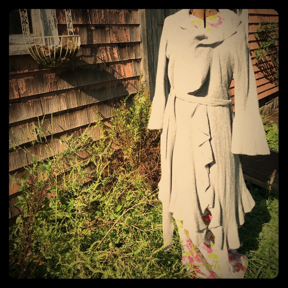 Long light gray cashmere sweater w/ belt closure